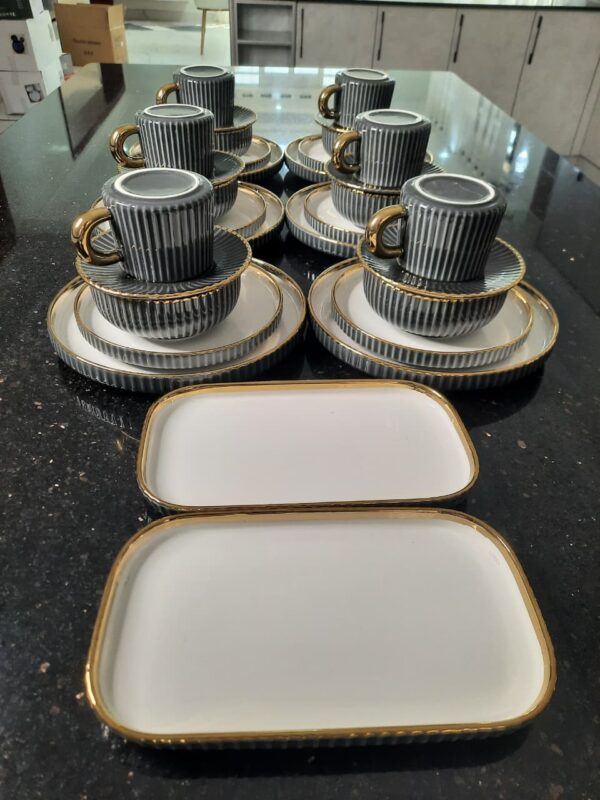 32-Piece Elegant European Porcelain Dinner Set - Complete Luxury Tableware with Plates, Bowls, Mugs & Platters